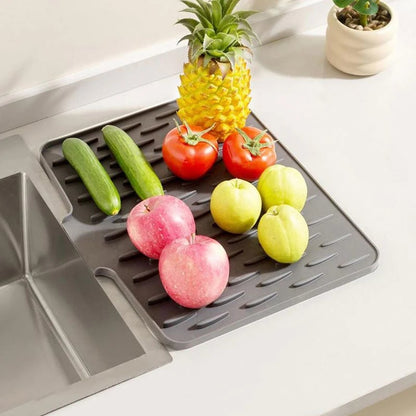 🍽️ 50% OFF NOW! 💧🧽 Silicone countertop mat, splash-proof & heat-resistant