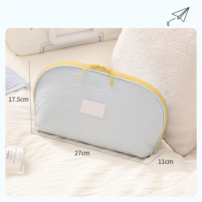 👙 Lingerie Travel Organizer – Neat, Protected & Space-Saving